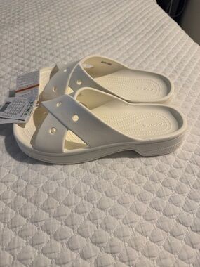 CROCS White Crossband Slide Sandals
